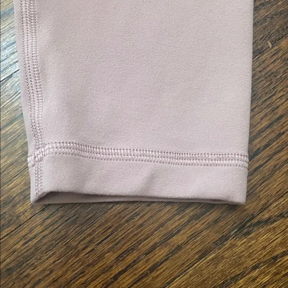 NWT Aritzia Cheeky Infinite Golden Butter Leggings Size 0 - Picture 6 of 6